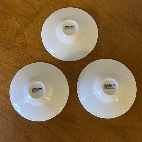 Crate&Barrel Rimmed Dot Dish Set - Picture 2 of 8